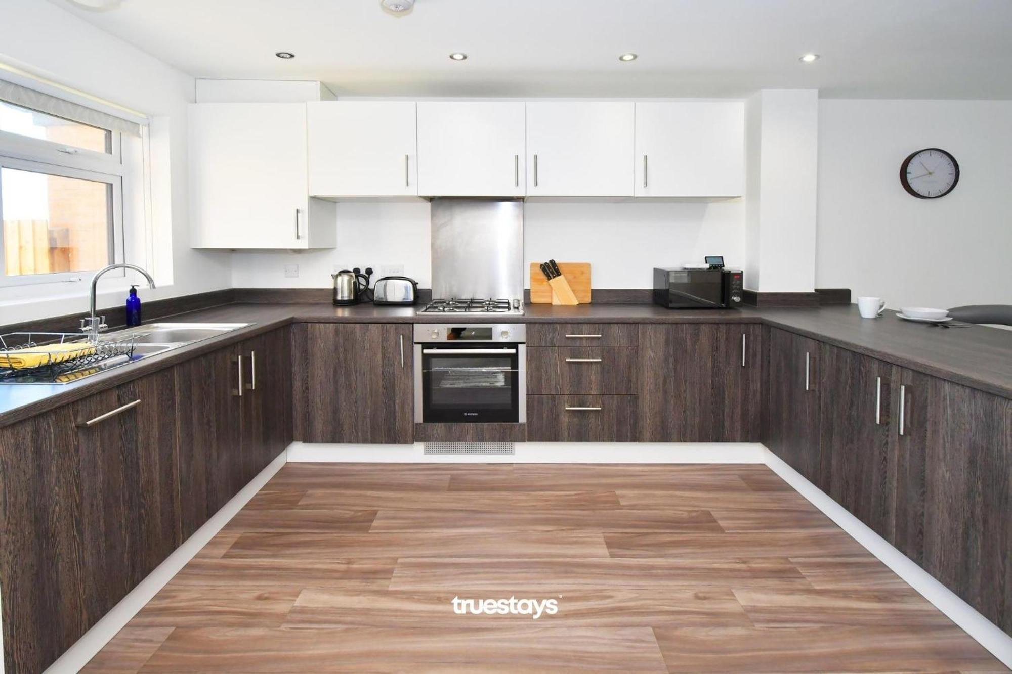 Regal House By True Stays - 3 Bedroom House In Stoke-On-Trent Экстерьер фото