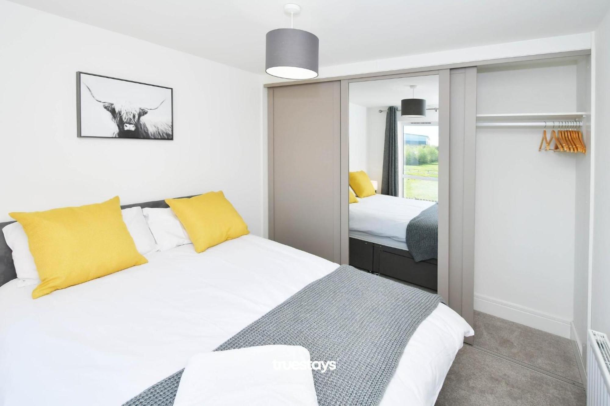 Regal House By True Stays - 3 Bedroom House In Stoke-On-Trent Экстерьер фото