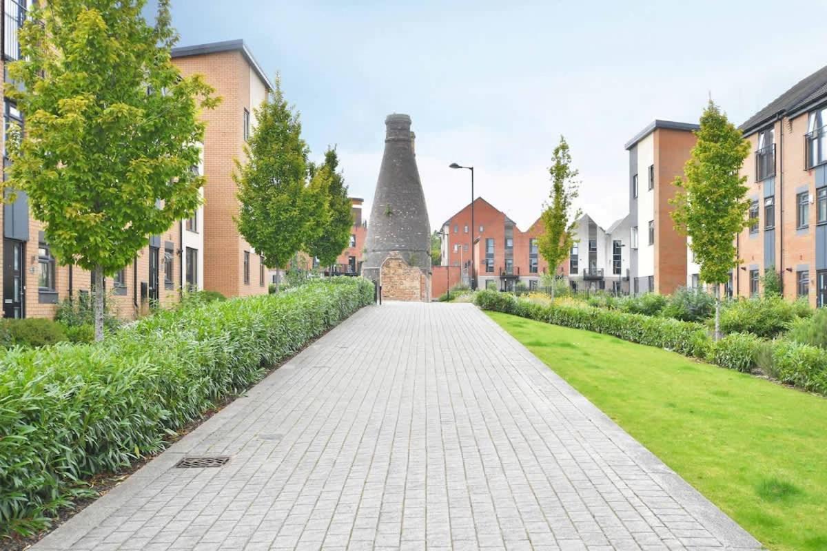 Regal House By True Stays - 3 Bedroom House In Stoke-On-Trent Экстерьер фото