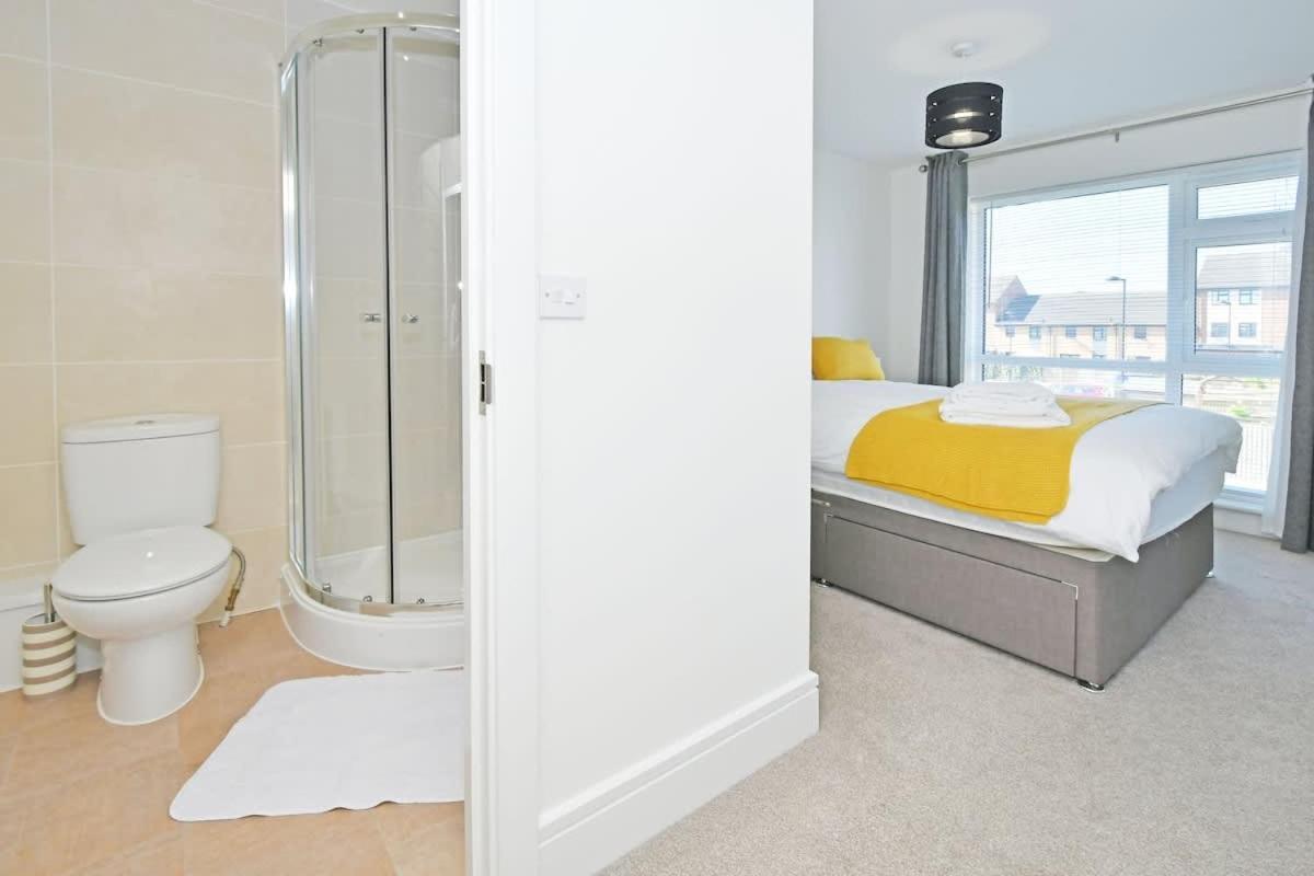 Regal House By True Stays - 3 Bedroom House In Stoke-On-Trent Экстерьер фото