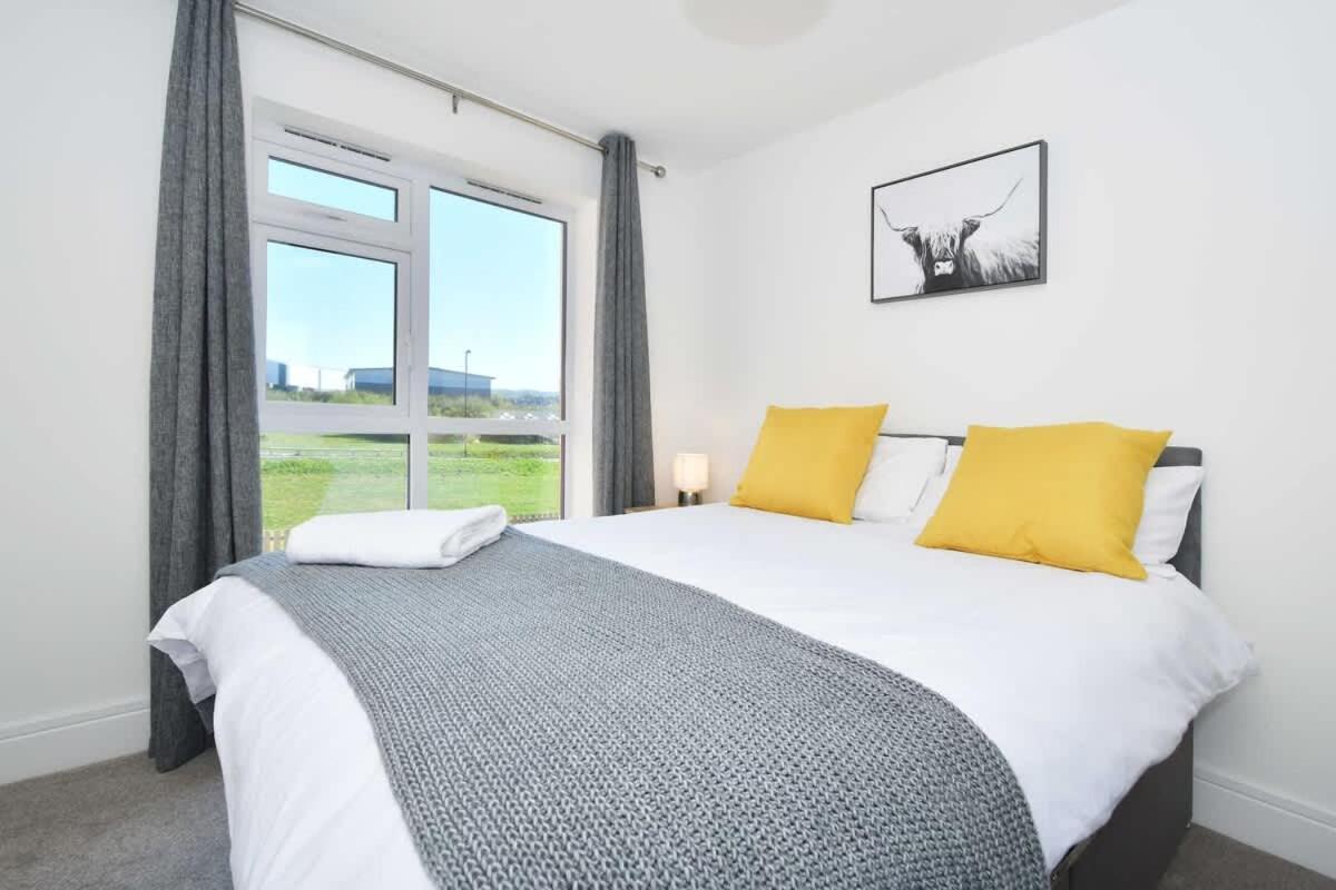 Regal House By True Stays - 3 Bedroom House In Stoke-On-Trent Экстерьер фото
