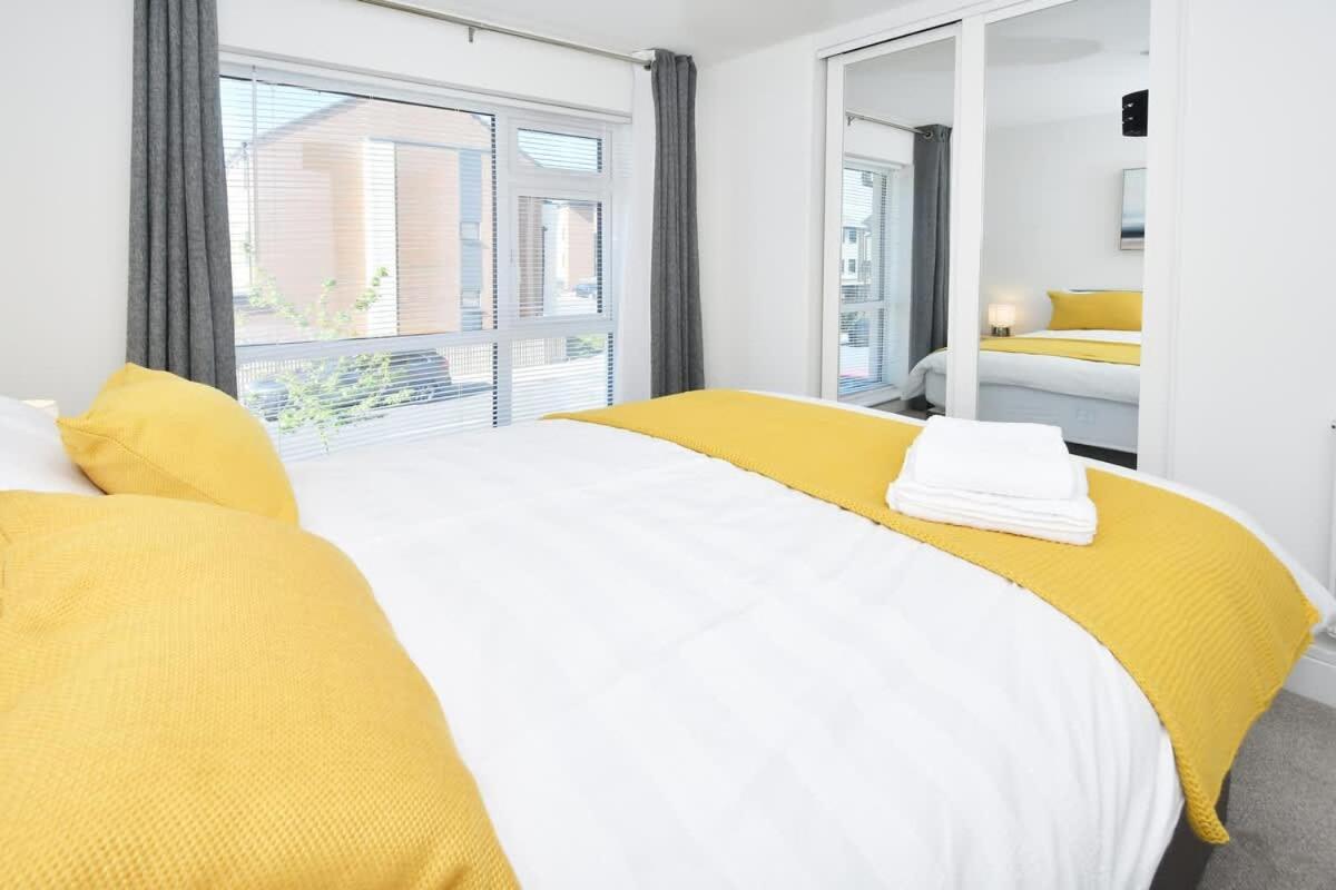 Regal House By True Stays - 3 Bedroom House In Stoke-On-Trent Экстерьер фото