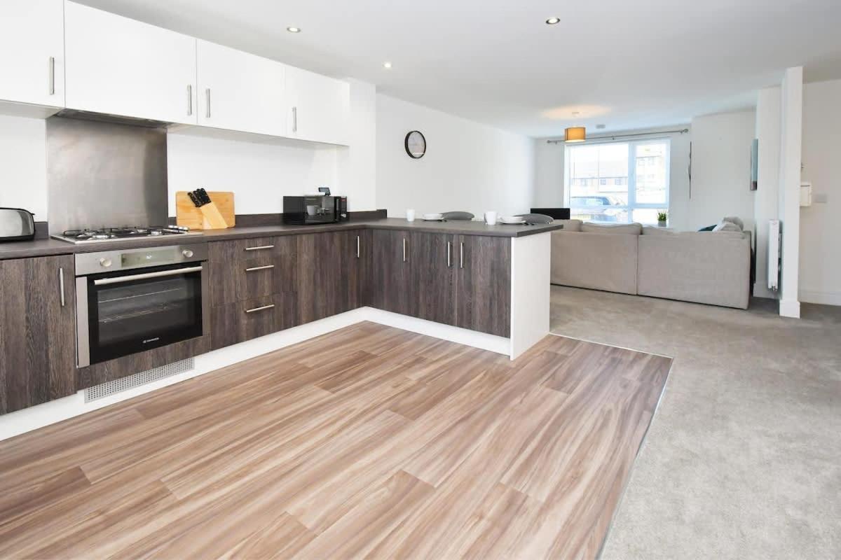 Regal House By True Stays - 3 Bedroom House In Stoke-On-Trent Экстерьер фото